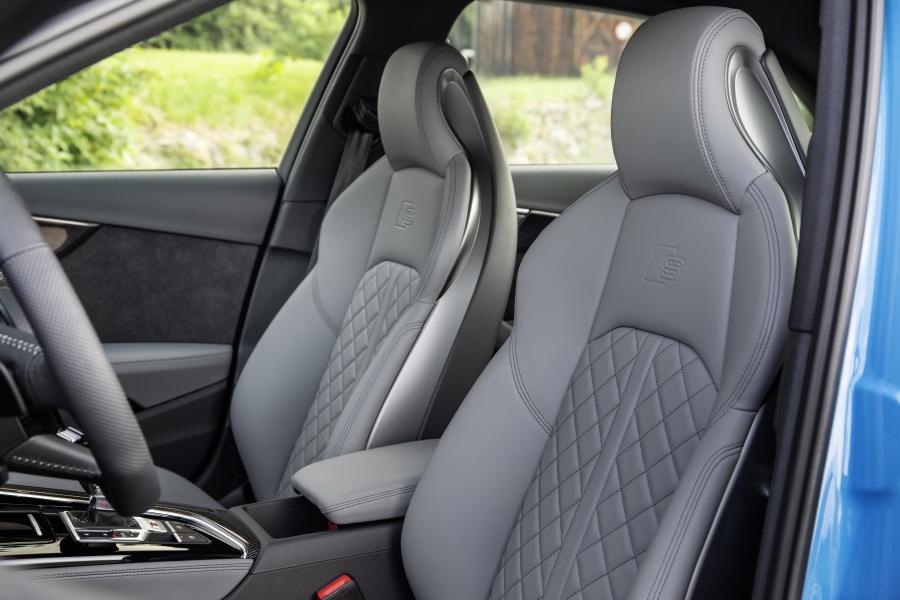 Интерьер Audi S4 Sedan TDI (B9) 2020 года  (WW) (фото 27 из 40)
